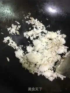 Make Egg shrimp fried rice step 4