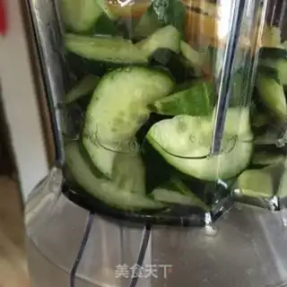 Make Lemon honey cucumber juice step 3