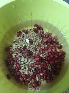 Make Boots, peanuts, chicken feet step 1
