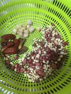 Make Boots, peanuts, chicken feet step 4