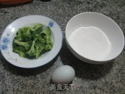 Make Duck eggs, spicy broccoli step 0
