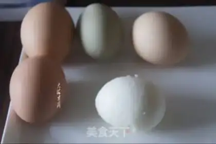 Make Onion and eggs step 3