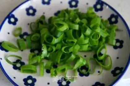 Make Onion and eggs step 4
