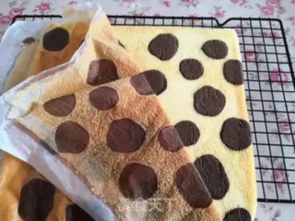 Make Cowcake rolls step 12