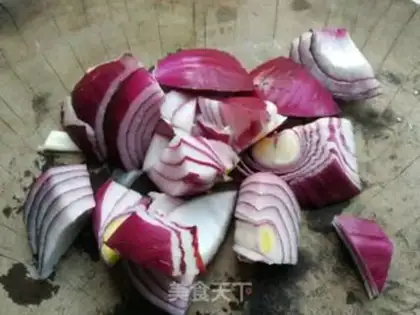 Make Burn the potatoes with pork step 2