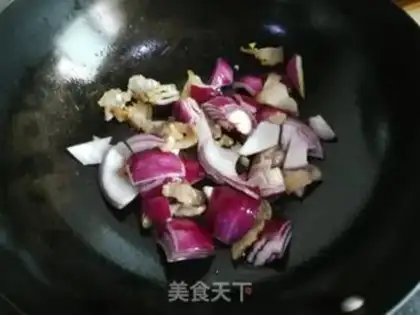 Make Burn the potatoes with pork step 4