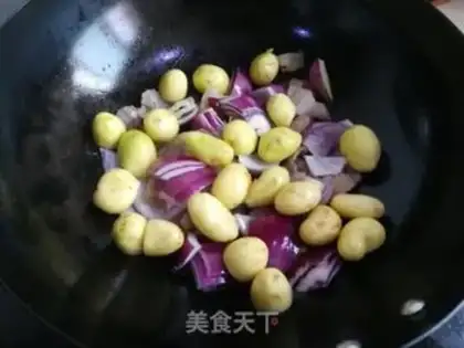 Make Burn the potatoes with pork step 5