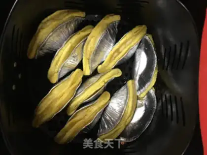 Make Eggskin banana pie step 7