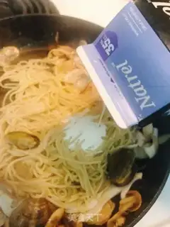 Make White sauce. Noodles step 5