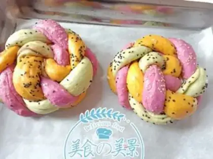 Make Color embroidery ball buns step 3