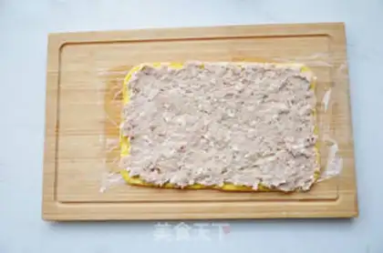Make Eggskin roll step 4
