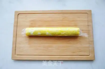 Make Eggskin roll step 5