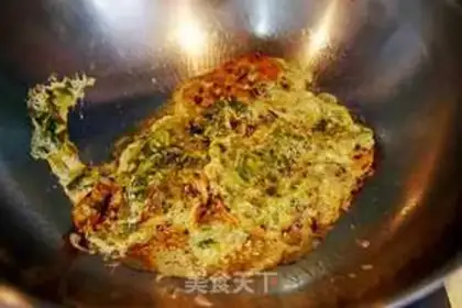 Make Fried eggs step 6