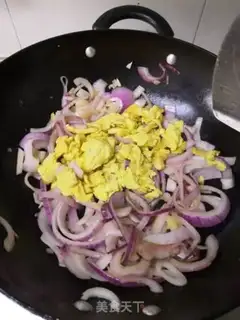 Make Onion fried eggs step 7