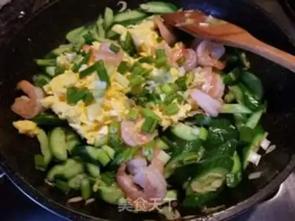 Make Shrimp eggs, cucumber step 8