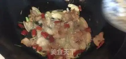 Make The next meal will be fried with a dry pan of mushrooms step 4