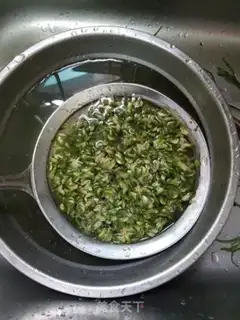 Make Eggs and flowers step 0