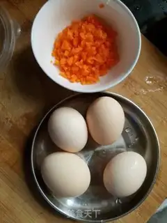 Make Eggs and flowers step 1