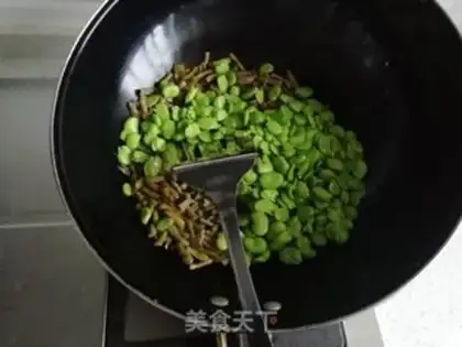 Make Scrambled beans step 5