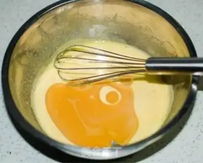Make Pistol pineapple cream cake step 2
