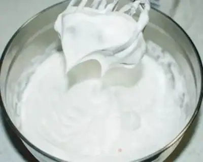 Make Pistol pineapple cream cake step 4