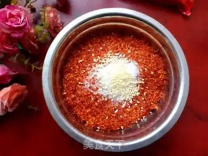 Make Homemade pepper oil step 2