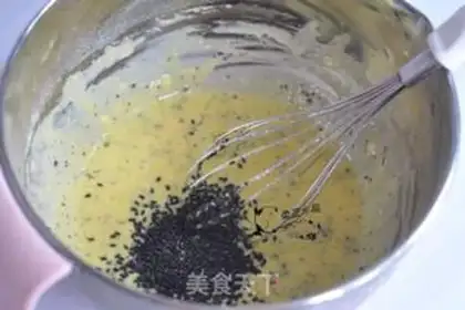 Make Black sesame sandwich cake step 4