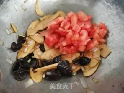 Make Ham tomato fried eggs step 14