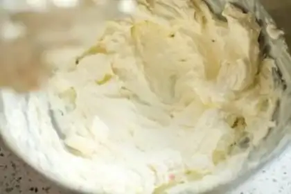 Make Pistol pineapple cream cake step 11