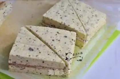 Make Black sesame sandwich cake step 10