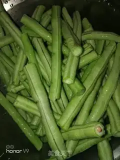 Make ♪ Five flowers and fried beans ♪ step 1