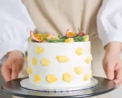 Make Pistol pineapple cream cake step 15