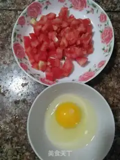 Make Tomato egg soup step 0
