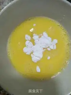 Make Tomato egg soup step 1