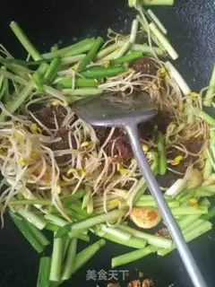 Make Fan fried eggs step 4