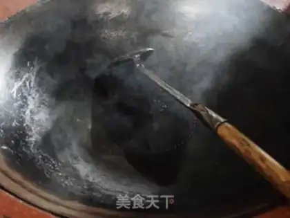 Make Chicken in a wood pot step 2