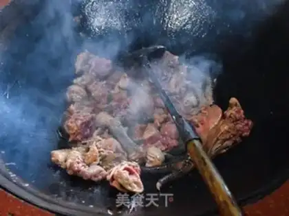 Make Chicken in a wood pot step 3