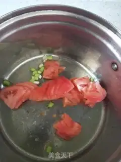 Make Tomato gin and egg soup step 1
