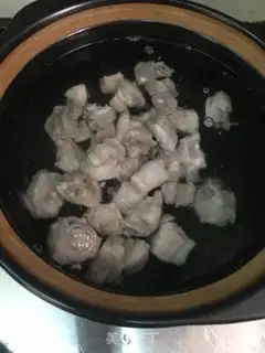 Make Lotus corn carrot broccoli broccoli soup step 2