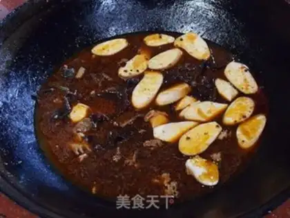 Make Chicken in a wood pot step 6