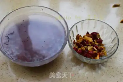 Make Quinoa red-treed rice step 1