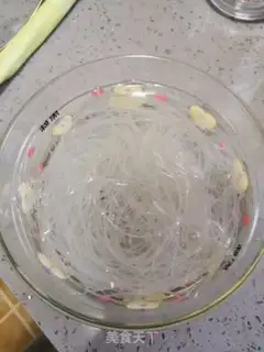 Make The doll dish fan soup step 1