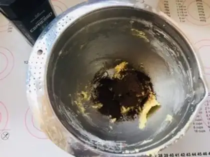 Make Panther cookies step 4
