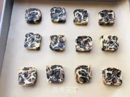 Make Panther cookies step 8
