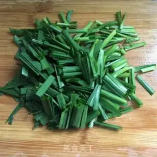 Make Scrambled bean petals step 1