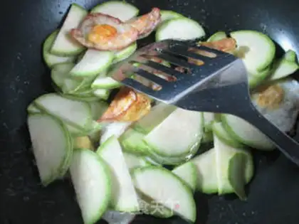 Make Cricket eggs and shrimp step 2