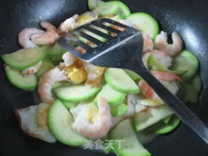 Make Cricket eggs and shrimp step 5