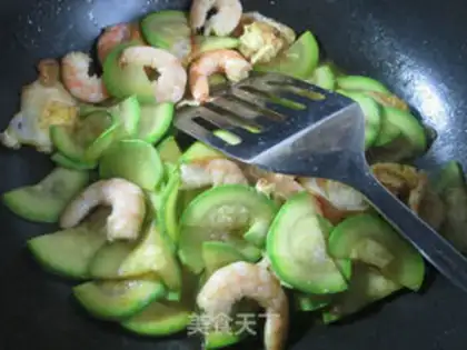 Make Cricket eggs and shrimp step 9