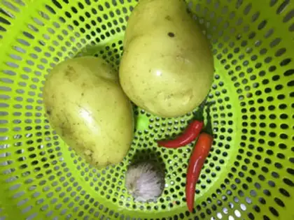Make Spicy potatoes step 0