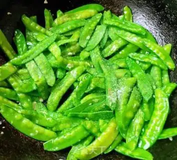 Make Garlic Dutch beans step 6